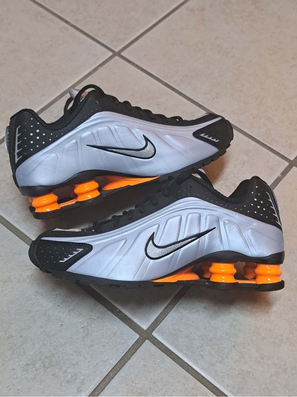 Nike Shox R4 sneakers - Women's size 7